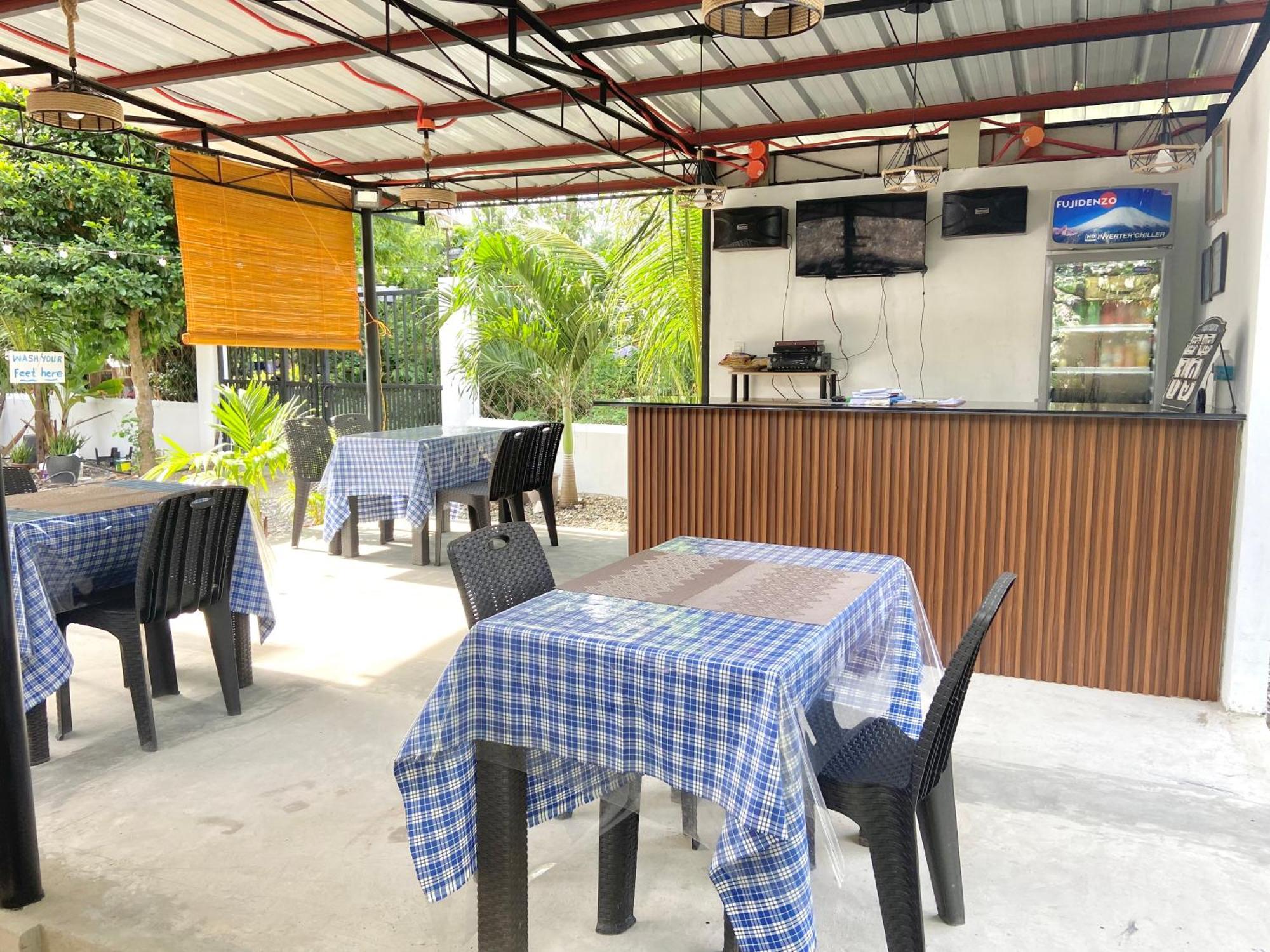 Coconut Inn Moalboal Exterior foto